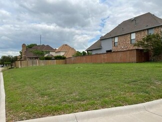 701 Rams Ct, Richardson, TX 75081