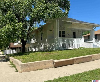 901 9th St, Fairbury, NE 68352