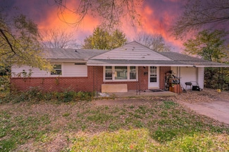 1809 E 14th Ave, Winfield, KS 67156