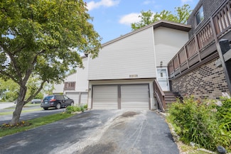 3S261 Briarwood Dr, Warrenville, IL 60555