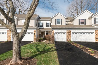 4345 Waters Edge Dr Unit 43, Island Lake, IL 60042