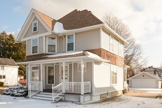 108 W Crawford St, Peotone, IL 60468