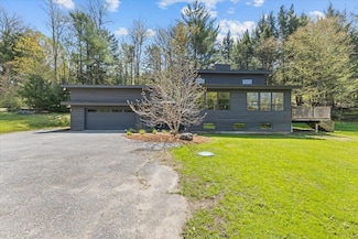 28 Wood Rd, Stowe, VT 05672