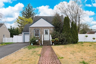 339 Roosevelt Blvd, West Hempstead, NY 11552