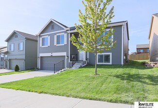 9013 Potter St, Omaha, NE 68122