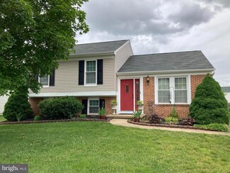 824 Cornstalk Dr, New Castle, DE 19720