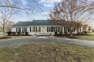 1396 Dunstan Ln, Virginia Beach, VA 23455