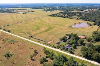 38210 Fundis Rd, Asher, OK 74826