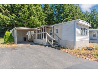 3220 Sandpiper Dr, Coos Bay, OR 97420