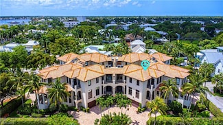 688 10th Ave S Unit D-2, Naples, FL 34102