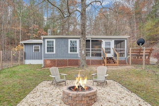 49 Maple Tree Ln, Eagle Rock, VA 24085