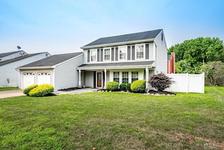 9 Daphne Ct, Edison, NJ 08820