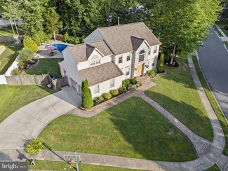 15 Woodmont Ct, Mantua, NJ 08051