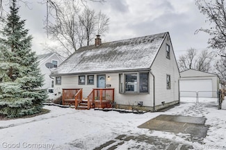 25855 Mackinac St, Roseville, MI 48066