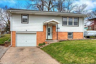 610 N 4th St, Carlisle, IA 50047