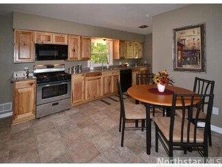 2607 2607 17th Ave E, North St. Paul, MN 55109