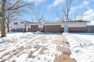 501 Cherry Ln, Newton, KS 67114