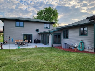 E4913 Jones Rd, Spring Green, WI 53588