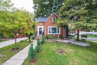 1962 Staunton Rd, Cleveland, OH 44118
