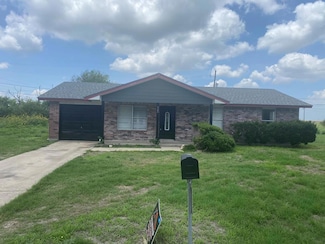 529 E Azul St, Taft, TX 78390