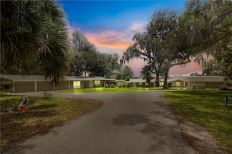 3000 Pine Grove Ln, Lady Lake, FL 32159