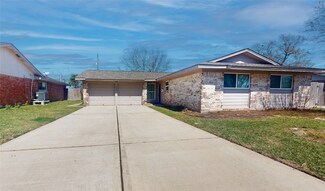 10031 Old Orchard Rd, La Porte, TX 77571