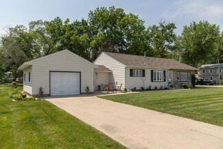 610 4th St, Lyle, MN 55953