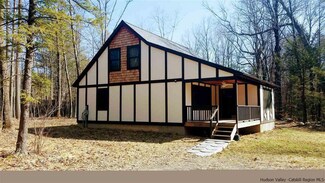 56 Lisova Ln, Kerhonkson, NY 12446