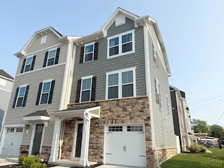 14 Wentworth Ln, Deer Park, OH 45236