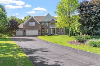 9256 Gateway Ln, Eden Prairie, MN 55347