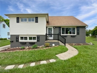 1208 Clinton Ave SE, North Canton, OH 44720