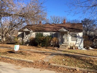 1004 N 8th St, Manhattan, KS 66502