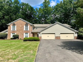 1320 Fox Run Dr Unit 5A, Youngstown, OH 44512
