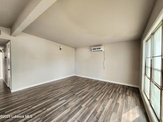 1911 E 1st St, Lubbock, TX 79403
