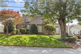 124 Longview Dr, Cranston, RI 02920