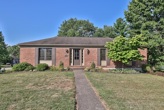 927 Palomino Dr, Villa Hills, KY 41017