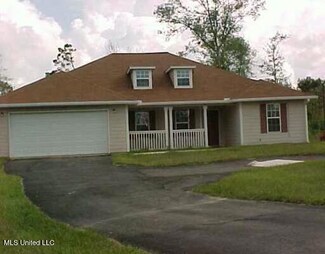 21 Twin Oaks Ln, Wiggins, MS 39577