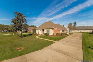 15518 Therese Ct, Prairieville, LA 70769