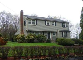 5 Silvermine Rd, Woburn, MA 01801