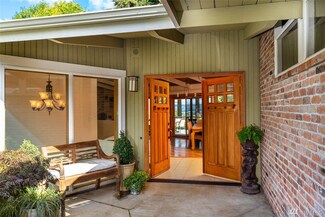 16376 NE 44th Ct, Redmond, WA 98052