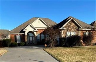 21 William Cir, Elmore, AL 36025
