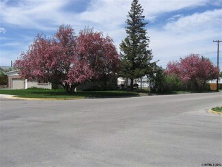 908 Sweetwater St, Lander, WY 82520