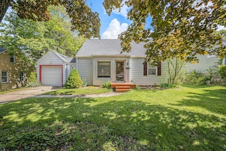 537 Wolverine Dr NE, Grand Rapids, MI 49505