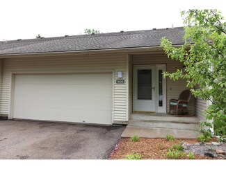 926 Monterey Dr, Saint Paul, MN 55126