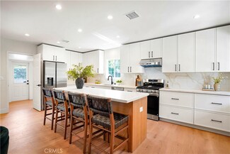 18324 Sylvan St, Tarzana, CA 91335