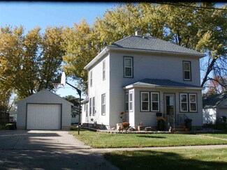 267 S Chestnut Ave, New Hampton, IA 50659