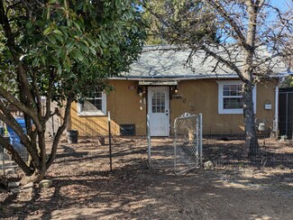 613 St Thomas Ln, Eagle Point, OR 97524
