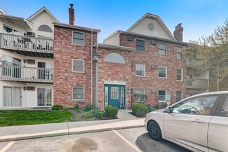 4304 W Shamrock Ln Unit 3B, McHenry, IL 60050