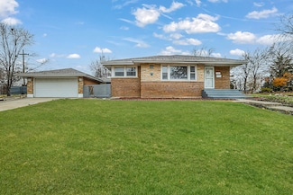 2 N Wisconsin Ave, Addison, IL 60101