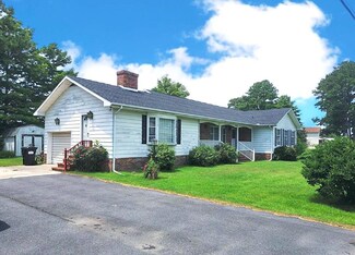 6486 Church St, Chincoteague Island, VA 23336